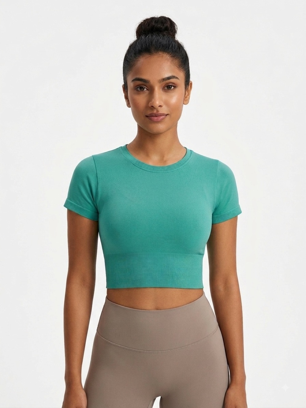 Offline by Aerie Sidewalk Seamless Cropped T-Shirt in a Vibrant Green Size XS